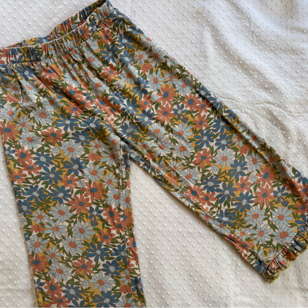 Misha and Puff ruffle capris